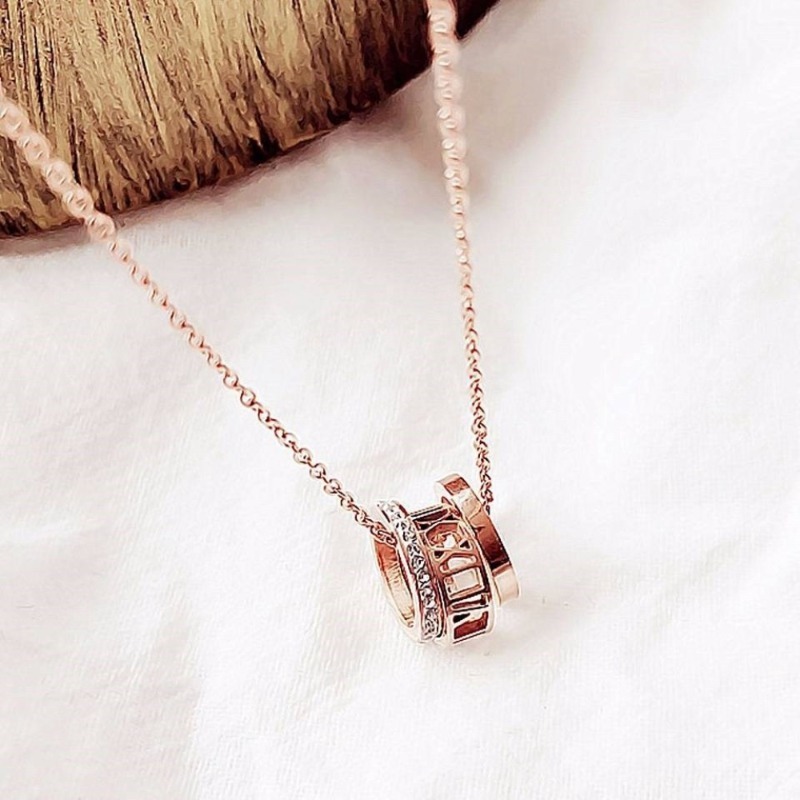 Hollow-Out Roman Numeral Three-Circle Necklace — Minimalist Style